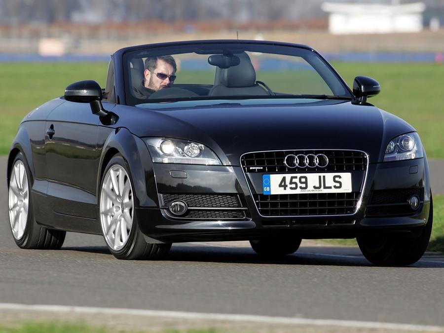  Audi TT Roadster (8J) 2007 года  (UK) (фото 5 из 14)